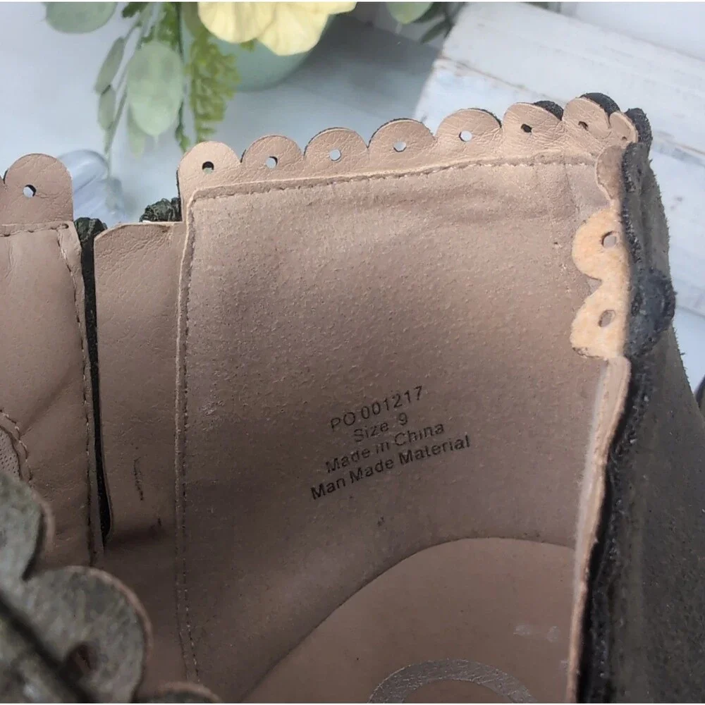 Journee Collection Women's Tessa Scalloped Olive Green Block Heel Booties Size 9